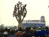 Матери Беслана передали генсеку Совета Европы копию памятника "Древо Скорби"