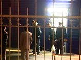 Около 2:30 ночи вторника инкассаторы на бронированном автомобиле приехали к магазину, чтобы забрать выручку, скопившуюся за выходные Около 2:30 ночи вторника инкассаторы на бронированном автомобиле приехали к магазину, чтобы забрать выручку, скопившуюся за выходные