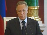 "Вот это полная чепуха. Кто-то в который уже раз пытается подменить понятия. Никто Российскую академию наук не переименовывал и не собирается переименовывать", - сказал он в интервью "Российской газете" "Вот это полная чепуха. Кто-то в который уже раз пытается подменить понятия. Никто Российскую академию наук не переименовывал и не собирается переименовывать", - сказал он в интервью "Российской газете"