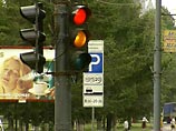 В российских городах появляются "коммерческие" светофоры и "лежачие полицейские" В российских городах появляются "коммерческие" светофоры и "лежачие полицейские"