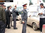 На рынок на двух автомобилях "Газель" подъехала группа из примерно 30 вооруженных человек, которые напали на работавших на рынке азербайджанцев На рынок на двух автомобилях "Газель" подъехала группа из примерно 30 вооруженных человек, которые напали на работавших на рынке азербайджанцев