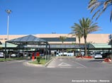 Рухнула крыша в аэропорту испанского острова Менорка: трое раненых