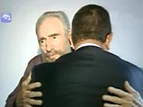 По кубинскому телевидению в четверг вечером был продемонстрирован новый видеоролик, где Фидель Кастро снят во время последнего визита к нему президента Венесуэлы Уго Чавеса