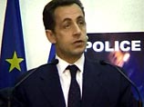 "Мы относимся к этим угрозам очень серьезно", - сказал министр внутренних дел Николас Саркози, добавив в интервью каналу France-2, что угроза Франции "высокая" и "постоянная" и что требуется "абсолютная бдительность"