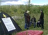 Доведенные от отчаянья неоднократным переносом сроков ознакомления с результатами экспертиз по идентификации останков, а также причин смерти родители разбили в начале сентября палаточный лагерь у коллектора в Ленинском районе города. Они провели в палатке Доведенные от отчаянья неоднократным переносом сроков ознакомления с результатами экспертиз по идентификации останков, а также причин смерти родители разбили в начале сентября палаточный лагерь у коллектора в Ленинском районе города. Они провели в палатке