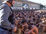 Первое место в списке самых печально знаменитых тюрем получила бразильская тюрьма Carandiru, расположенная недалеко от города Сан-Паулу. В октябре здесь произошло массовое убийство 102 заключенных во время бунта