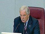 Как заявил журналистам спикер Борис Грызлов, документ вместе с другим проектом постановления - о порядке применения амнистии - депутаты рассмотрят в начале пленарного заседания Как заявил журналистам спикер Борис Грызлов, документ вместе с другим проектом постановления - о порядке применения амнистии - депутаты рассмотрят в начале пленарного заседания