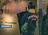 В ночь на среду в Будапеште продолжались спорадические столкновения полицейских и манифестантов, требующих отставки премьер-министра Венгрии Ференца Дюрчаня В ночь на среду в Будапеште продолжались спорадические столкновения полицейских и манифестантов, требующих отставки премьер-министра Венгрии Ференца Дюрчаня