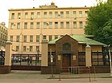 В Генеральной прокуратуре России произошли очередные отставки, связанные с желанием нового Генпрокурора РФ Юрия Чайки дистанцироваться от деятельности предыдущего - Владимира Устинова - и от сотрудников, выполнявших его "конфиденциальные поручения" В Генеральной прокуратуре России произошли очередные отставки, связанные с желанием нового Генпрокурора РФ Юрия Чайки дистанцироваться от деятельности предыдущего - Владимира Устинова - и от сотрудников, выполнявших его "конфиденциальные поручения"