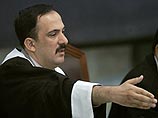 Новый судья на процессе по делу Саддама Хусейна выгнал экс-президента Ирака из зала суда Новый судья на процессе по делу Саддама Хусейна выгнал экс-президента Ирака из зала суда