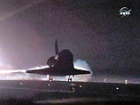 Американский космический "челнок" "Атлантис" совершил успешную посадку на взлетно-посадочной полосе космического центра имени Кеннеди (штат Флорида, США) Американский космический "челнок" "Атлантис" совершил успешную посадку на взлетно-посадочной полосе космического центра имени Кеннеди (штат Флорида, США)