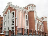 Около 03:00 по местному времени охранники синагоги заметили четырех человек, которые кидали камни в сторону здания Хабаровского культурного центра еврейской общины. В результате действий злоумышленников разбиты окна и стеклянная дверь Около 03:00 по местному времени охранники синагоги заметили четырех человек, которые кидали камни в сторону здания Хабаровского культурного центра еврейской общины. В результате действий злоумышленников разбиты окна и стеклянная дверь