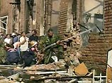 Согласно основным выводам доклада, первый и второй взрывы в спортзале, а также пожар произошли в результате выстрела из огнемёта и гранатомёта с пятиэтажных домов напротив школы Согласно основным выводам доклада, первый и второй взрывы в спортзале, а также пожар произошли в результате выстрела из огнемёта и гранатомёта с пятиэтажных домов напротив школы