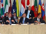 Решение глав МИД стран - членов альянса стало беспрецедентным еще по одной причине. Одно из главных условий принятия в НАТО - отсутствие конфликтов на территории страны-кандидата. В Грузии же сразу две конфликтные зоны - Абхазия и Южная Осетия Решение глав МИД стран - членов альянса стало беспрецедентным еще по одной причине. Одно из главных условий принятия в НАТО - отсутствие конфликтов на территории страны-кандидата. В Грузии же сразу две конфликтные зоны - Абхазия и Южная Осетия