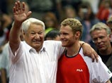 Россияне поднялись на второе место в рейтинге Кубка Дэвиса Россияне поднялись на второе место в рейтинге Кубка Дэвиса