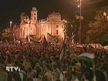 Напомним, акции протеста начались в столице Венгрии в ночь на 19 сентября, когда толпа захватила здание государственного телевидения и подожгла несколько автомобилей