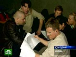 Голодовка обманутых вкладчиков в центре Москвы: один госпитализирован, к ним подтягивается ОМОН 