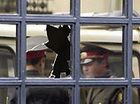 Активисты Евразийского союза молодежи атаковали свиной головой посольство Грузии в Москве Активисты Евразийского союза молодежи атаковали свиной головой посольство Грузии в Москве