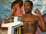 Панамский боксер разделся донага, чтобы пройти весовой контроль перед боем