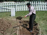 В сельской провинции Китая, именуемой Лессовое плато, как оказалось, до сих пор живет тысячелетняя традиция "минхунь" - подбор "невест" для загробной жизни В сельской провинции Китая, именуемой Лессовое плато, как оказалось, до сих пор живет тысячелетняя традиция "минхунь" - подбор "невест" для загробной жизни