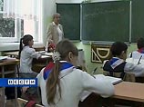 По данным "Коммерсанта", накануне в некоторые московские школы были отправлены телефонограммы из районных отделений милиции с требованием предоставить список учащихся с грузинскими фамилиями
