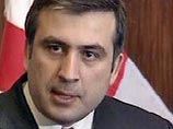 По мнению эксперта, широкий и крутой лоб Саакашвили свидетельствует о том, что он мыслит изобретательно, но склонен к безудержной фантазии. Широкие носогубные складки выдают натуру, способную доводить начатое до конца