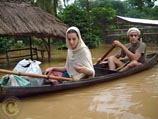 Сильное наводнение обрушилось на историческую область Навадвипа, расположенную в Западной Бенгалии. Река Ганга, которая считается у индусов священной, затопила большое количество деревень и населенных пунктов, включая город Маяпур, известный своими храмам