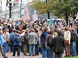 Около 2 тысяч человек участвуют на митинге на Пушкинской площади в Москве, который организовали правозащитники