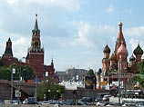 Москва видится "воплощением всего лучшего", что есть в России, менее трети наших сограждан (30%), а для большинства же (61%) это просто большой город