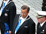 Новый президент Эстонии надел на себя символическую цепь Новый президент Эстонии надел на себя символическую цепь