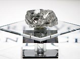 South African Diamond Corp., представляющая за рубежом интересы британской Graff Jewelers, заплатила за алмаз "Клятва Лесото" в 603 карата 12,4 млн долларов