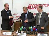 "Родина" станет базой для объединения с РПЖ и Партией пенсионеров. Лидером новой партии будет Сергей Миронов "Родина" станет базой для объединения с РПЖ и Партией пенсионеров. Лидером новой партии будет Сергей Миронов