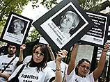 В Париже прошла акция в память об Анне Политковской В Париже прошла акция в память об Анне Политковской