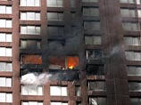 В Нью-Йорке днем 11 октября небольшой частный самолет врезался в 20-й этаж 50-этажного жилого дома на Восточной 72-й улице
