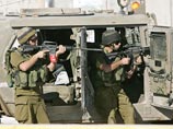 Израильские войска продолжают наземную операцию в секторе Газа. В ходе операции в пятницу убиты четверо палестинцев, трое из них - боевики "Хамаса"