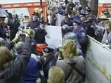 Сторонники и противники повстанческой армии Украины вышли на митинги в Киеве Сторонники и противники повстанческой армии Украины вышли на митинги в Киеве
