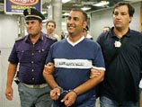 Угонщик турецкого самолета просит Папу Римского прислать ему Библию Угонщик турецкого самолета просит Папу Римского прислать ему Библию