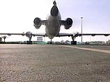 Вынужденную посадку совершил в четверг в Якутском аэропорту пассажирский самолет Ту-154, выполнявший рейс по маршруту Якутск-Иркутск. На борту находились 114 человек