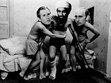 Синие Носы. Серия "Маски-шоу (политические танцы)". Лист 3. Д.Булныгин, В.Мизин, К.Скотников Синие Носы. Серия "Маски-шоу (политические танцы)". Лист 3. Д.Булныгин, В.Мизин, К.Скотников