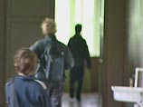 Сотрудники прокуратуры выяснили, что руководство лицея переселило детей из их спален в помещениях, не предназначенных для жилья: в читальный зал, бытовые комнаты, "красный уголок" Сотрудники прокуратуры выяснили, что руководство лицея переселило детей из их спален в помещениях, не предназначенных для жилья: в читальный зал, бытовые комнаты, "красный уголок"