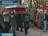 Более тысячи жителей города Дальнегорска пришли проститься с убитым 19 октября Дмитрием Фотьяновым, кандидатом в мэры этого города