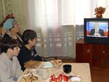 Грозный, чеченская семья смотрит послание президента