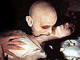 Легенда гласит, что вампиры питаются человеческой кровью, а укушенный человек сам превращается в вампира и начинает пить кровь других Легенда гласит, что вампиры питаются человеческой кровью, а укушенный человек сам превращается в вампира и начинает пить кровь других