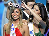 Александре Розенфельд вручают корону "Мисс Европы-2006"