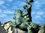 В Тбилиси установлен 40-метровый Георгий Победоносец работы Церетели В Тбилиси установлен 40-метровый Георгий Победоносец работы Церетели