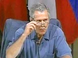 "Члены вооруженных сил США очень умные и очень смелые люди, а сенатор от штата Массачусетс (Джон Керри - ред.) должен извиниться перед ними", - заявил Буш, выступая перед сторонниками республиканской партии