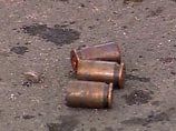 В настоящее время производится осмотр места происшествия, обнаружены и изъяты три гильзы от пистолета Макарова. Ведутся оперативно-розыскные мероприятия