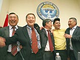Новая редакция основного закона накануне поздно вечером была одобрена киргизским парламентом подавляющим большинством голосов в первом и сразу же во втором окончательном чтениях