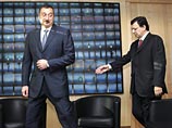 С рабочим визитом в Москву Алиев прибыл из Европы, где он встретился с главой Еврокомиссии Жозе Баррозу. Маршрут Алиева вызвал небольшие опасения у кремлевской администрации