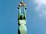 Британец справил нужду у национального символа Латвии - Памятника Свободы
Британец справил нужду у национального символа Латвии - Памятника Свободы